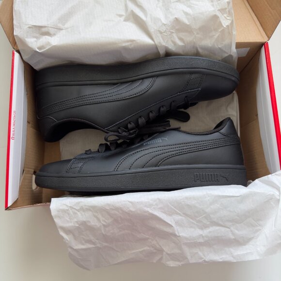 NWT Puma Smash V2 Sneakers Black - Picture 4 of 12